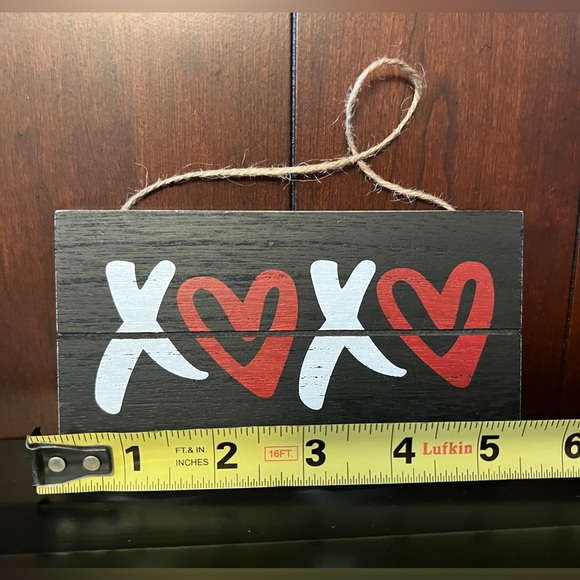 Valentine’s Decor Bundle - 8 Pieces - Picture 5 of 15